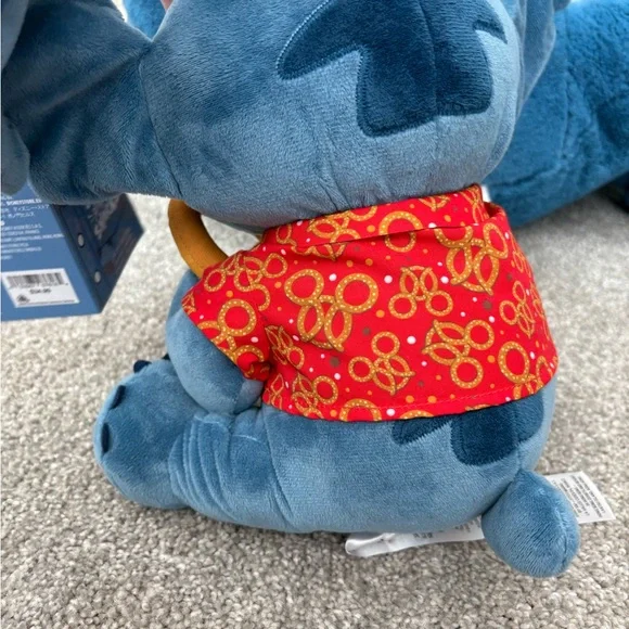 NWT Disney Stitch Plush Toy with Pretzel Stitch attacks snacks limited - Picture 7 of 11